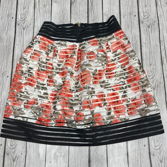 Touch Me Floral Skirt Size XLarge - Picture 2 of 3